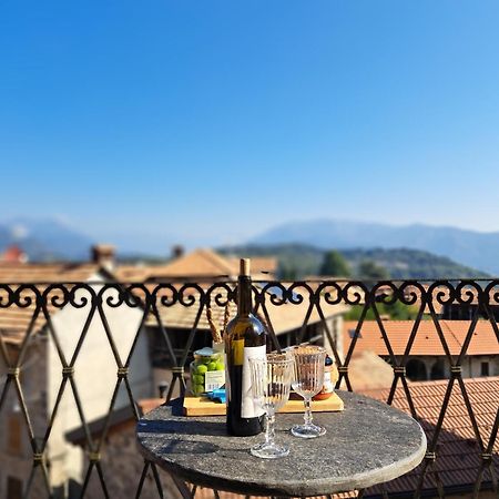 Appartamento Storico Con Giardino Soleggiato - B&B Via Rinaldi Arto Centonara Esterno foto