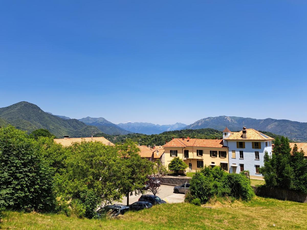 Appartamento Storico Con Giardino Soleggiato - B&B Via Rinaldi Arto Centonara Esterno foto