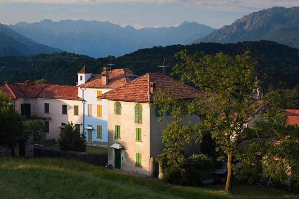 Appartamento Storico Con Giardino Soleggiato - B&B Via Rinaldi Arto Centonara Esterno foto