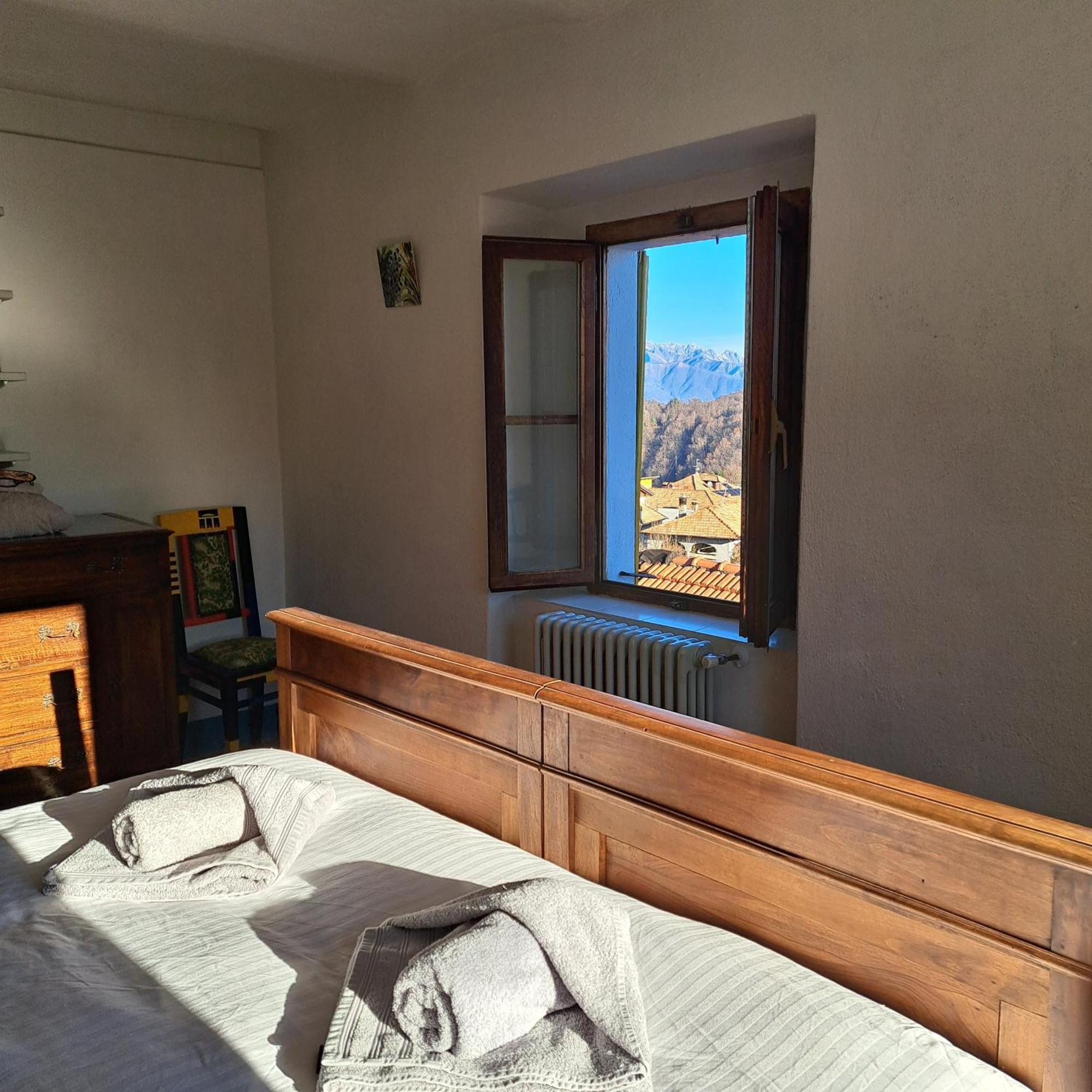 Appartamento Storico Con Giardino Soleggiato - B&B Via Rinaldi Arto Centonara Esterno foto